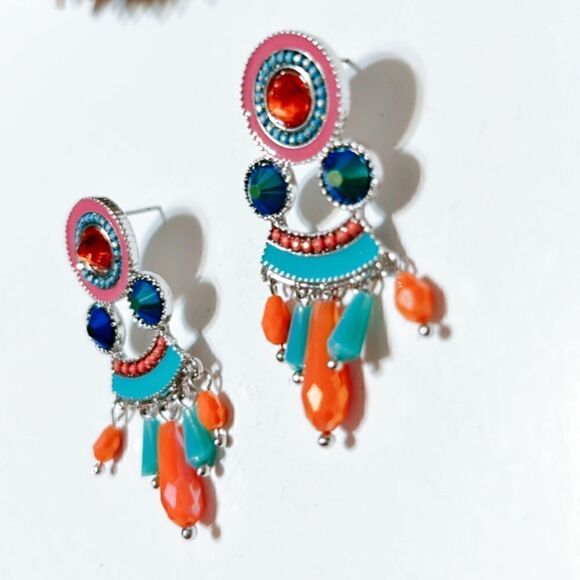 Rhinestone decor dangle earrings M163 - Picture 4 of 5